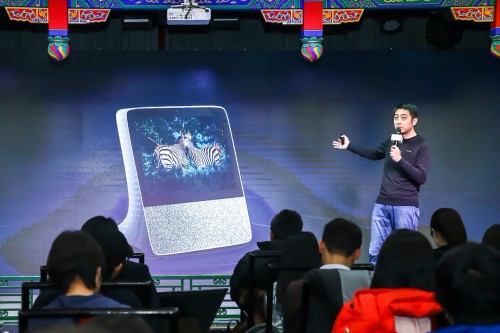 AI 時(shí)代 的 親子關(guān)系竟是這樣！ 小度在家智能屏X 8 有