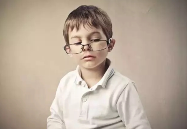 近視常常說你了解小孩遠(yuǎn)視嗎？是正常的嗎?
