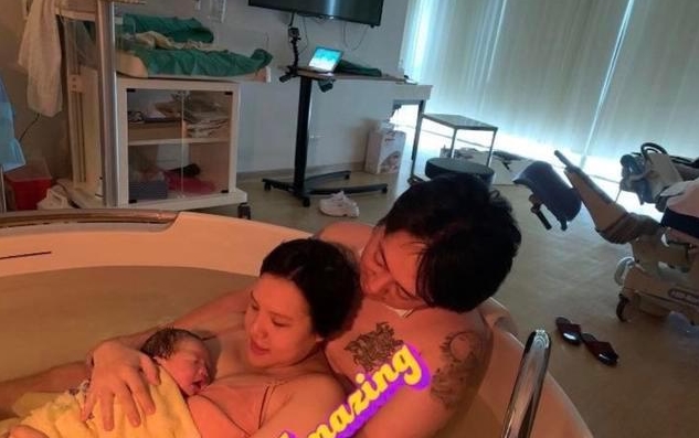 “hold住姐”謝依霖再現(xiàn)水中分娩！警惕不是所有孕媽都適合！