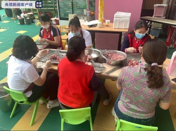 賣燒烤自救的幼兒園要開學了 園長：已停業(yè)準備開學了