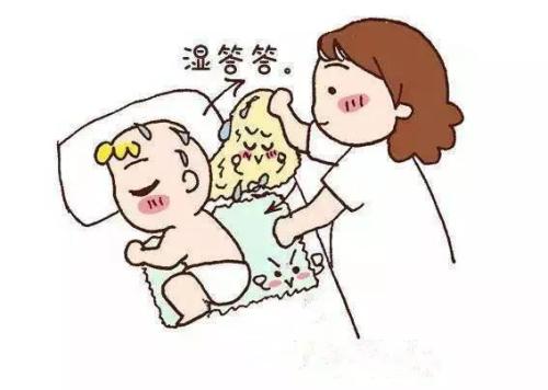 寶寶夏季出汗多 新手爸媽要正確護(hù)理