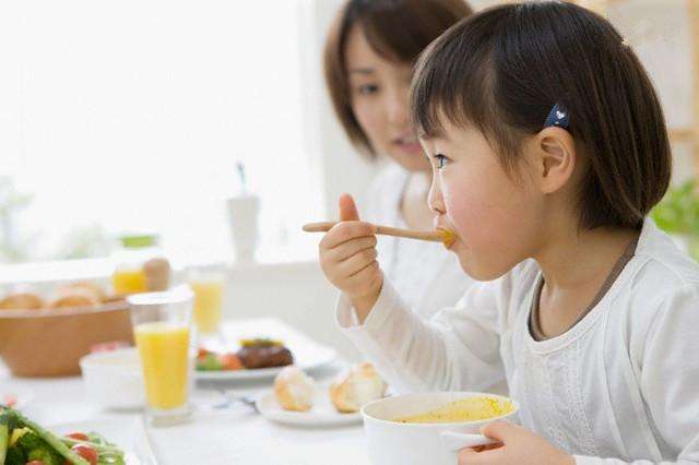 給寶寶添加輔食，這幾樣千萬別錯(cuò)過！