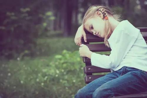 孩子發(fā)脾氣時家長回應得好不好 影響孩子情商