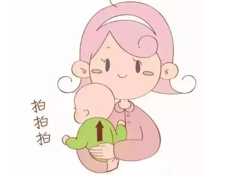 親貝網(wǎng)小編推薦3種拍嗝姿勢(shì)，新手寶媽一定要學(xué)會(huì)