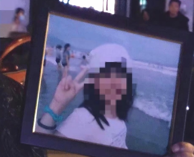18歲女學(xué)生向世界說“再見”后投河，其實她本可以不這樣的