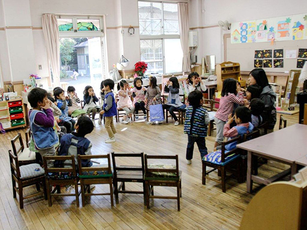 冬天要不要繼續(xù)送孩子上幼兒園？冬天堅(jiān)持送園好處多多
