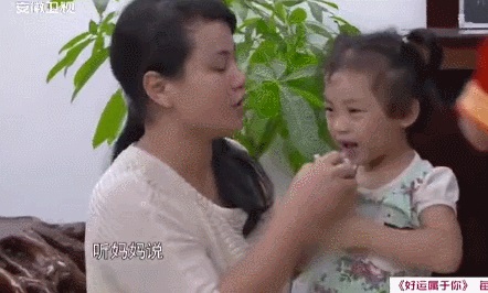 孩子情緒崩潰時怎么辦？胡可的做法被網(wǎng)友點贊