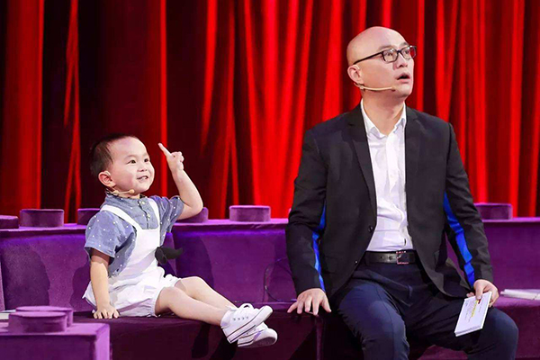 五歲萌娃詩(shī)詞儲(chǔ)備超成人，別人家的奶奶從沒(méi)讓人失望過(guò)！
