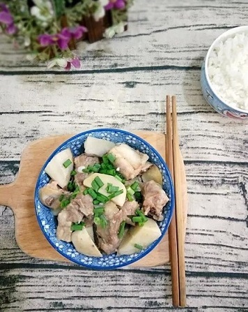 年夜飯沒準(zhǔn)備好，家長們不妨試試這幾種適合寶寶吃的菜