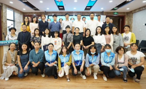 “傳遞溫暖，童筑未來” 公益行動聯(lián)動儀式在曲靖市成功舉辦