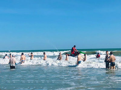寧波9歲女童下海玩耍，不慎被海浪卷走