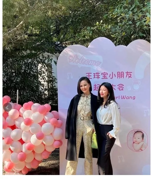 朱珠女兒名字首曝光，貴氣十足