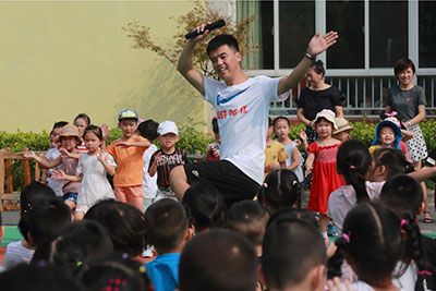 幼兒園教師為何會(huì)男女失衡，原因很簡(jiǎn)單