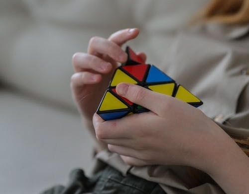 推薦4個適合小孩子玩的小游戲，益智又能鍛煉思維能力