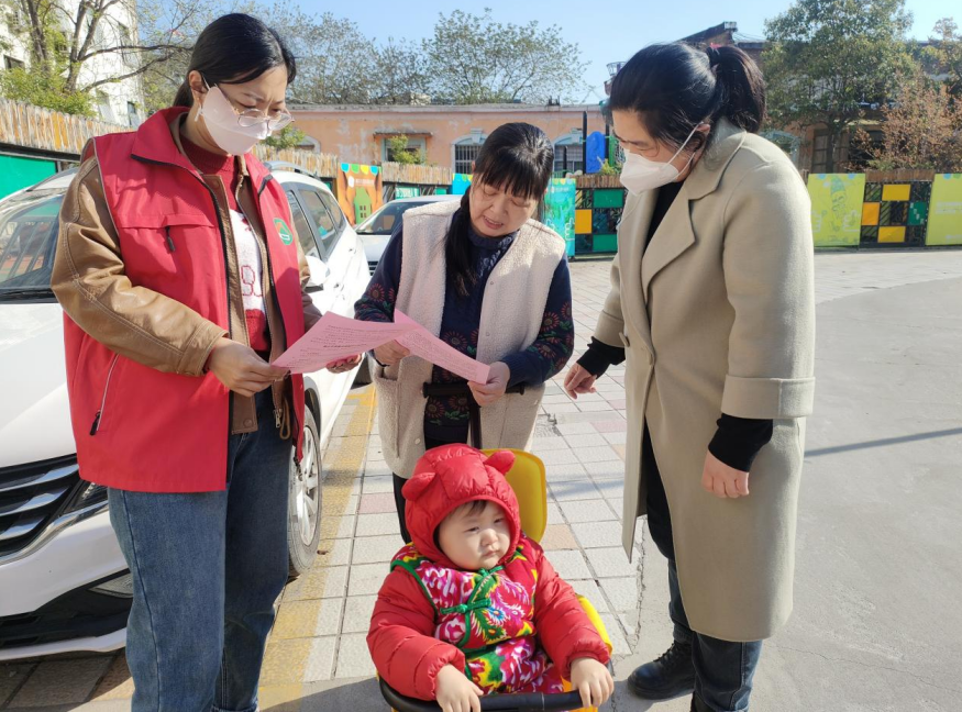 宣傳科學育兒理念 呵護嬰幼兒健康成長