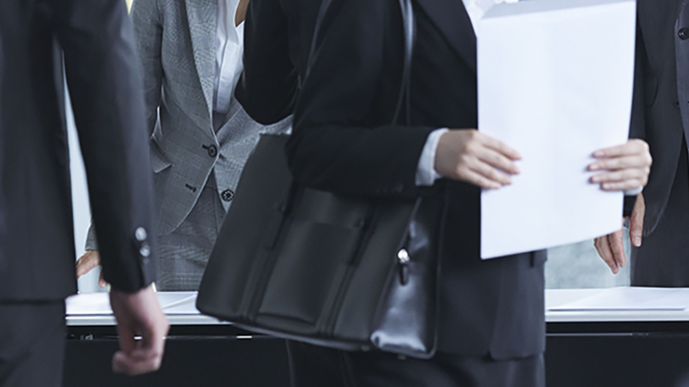 女性求職被問是否愿意3年不生娃？記者調查職場女性遭遇隱性歧視