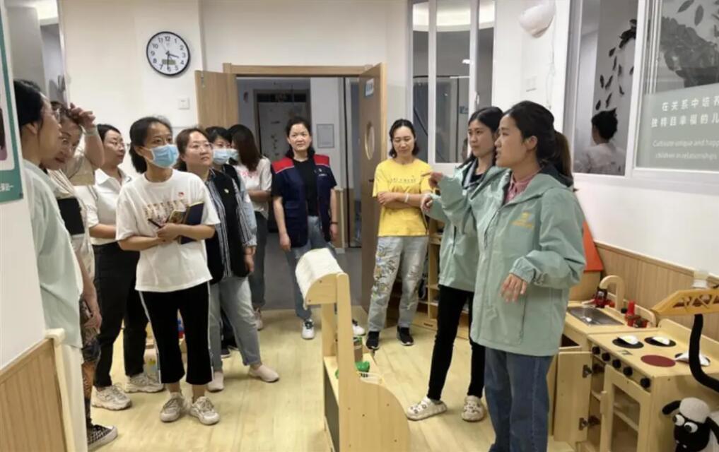 提升科學(xué)育兒水平，社區(qū)有了帶娃公益指導(dǎo)服務(wù)