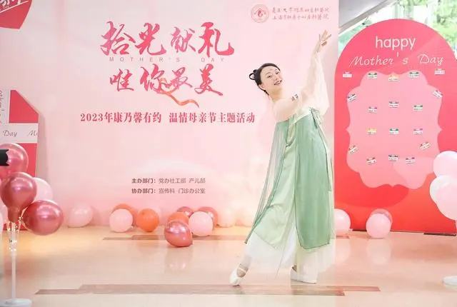 孕媽媽能運動嗎？一場孕媽咪專屬T臺秀，有人步態(tài)輕盈，有人翩翩起舞