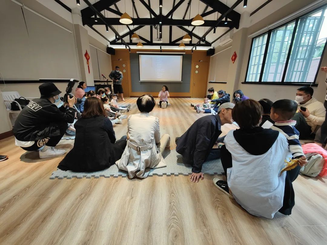 “育兒站”把親子活動送到居民家門口，寶寶樂翻天