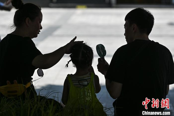 多地氣溫突破40℃，中醫(yī)如何預防熱射?。?/>
      <div   id=