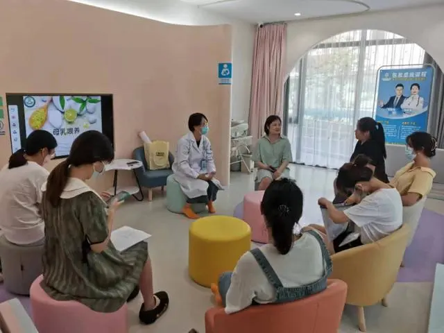 重返職場(chǎng)的孕媽該如何進(jìn)行母乳喂養(yǎng)？這幾點(diǎn)要注意